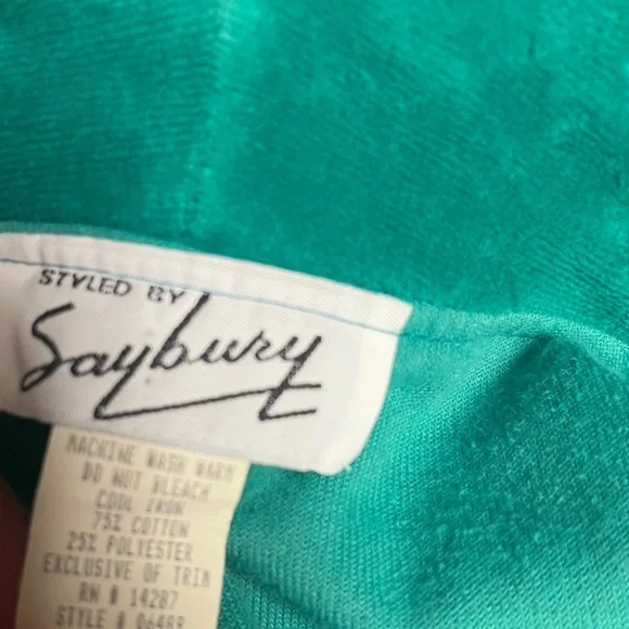 Saybury • Vintage • Small • Green • Plush Robe • Star Embroideries